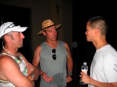 Fernando and Santiago Aguerre talk to Zappos CEO Tony Hsieh at Surf Summit last year