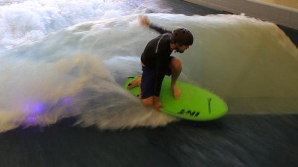 SurfStream¬ barreling wave