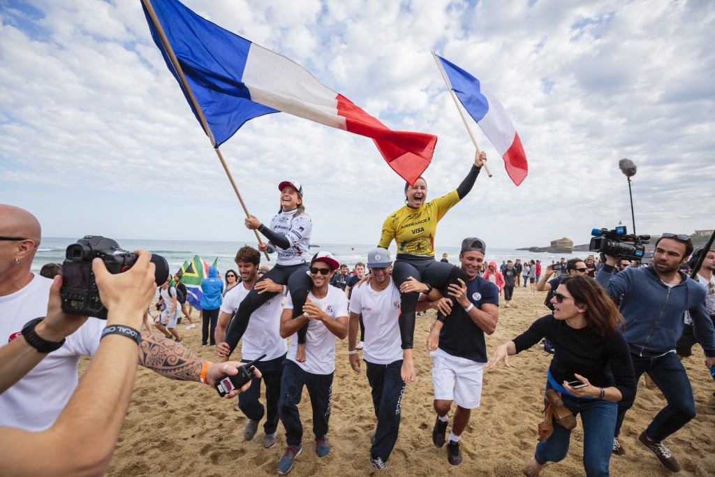 WSL CT surfers Pauline Ado and Johanne Defay rejoice upon respectively earning the Women’s Gold and Silver Medals for Team France at the 2017 ISA World Surfing Games held in Biarritz. Photo: ISA / Ben Reed