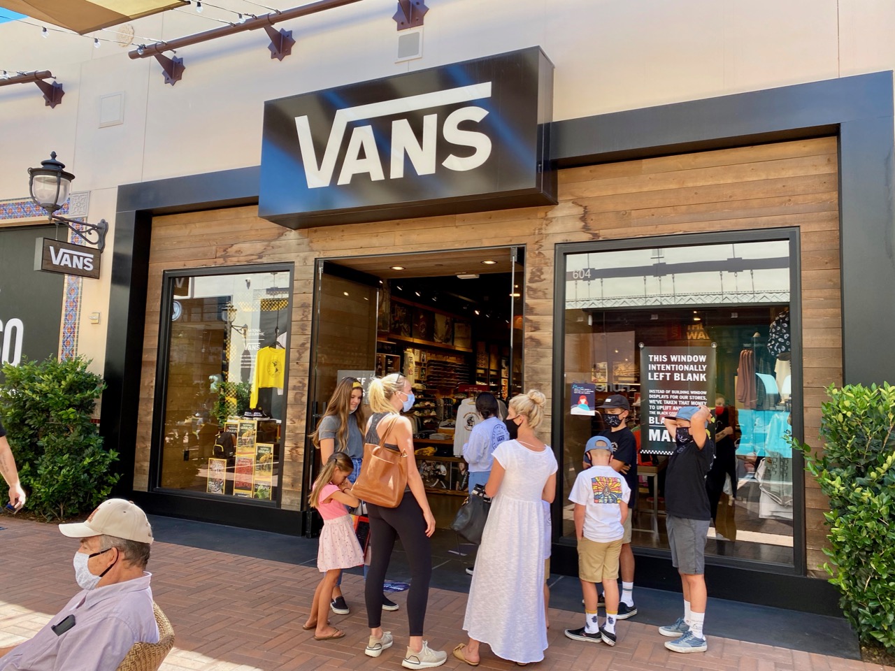 StoreTour Vans