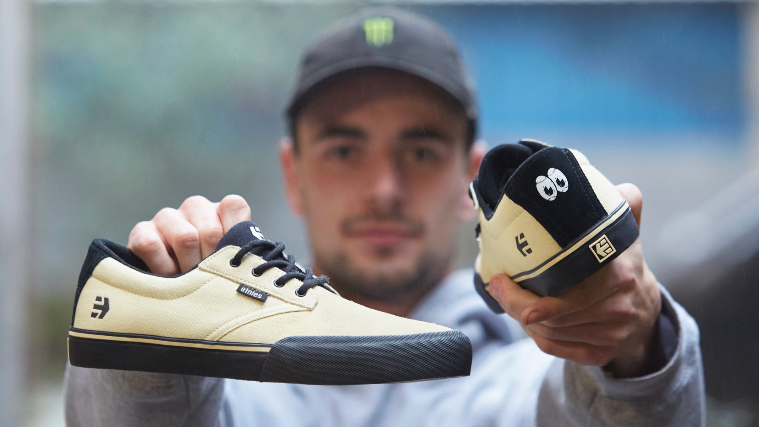 Godwin Holding Shoes