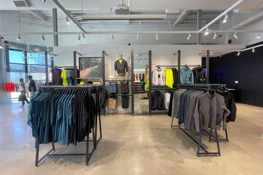 Arcteryx Oakbrook Center store resized