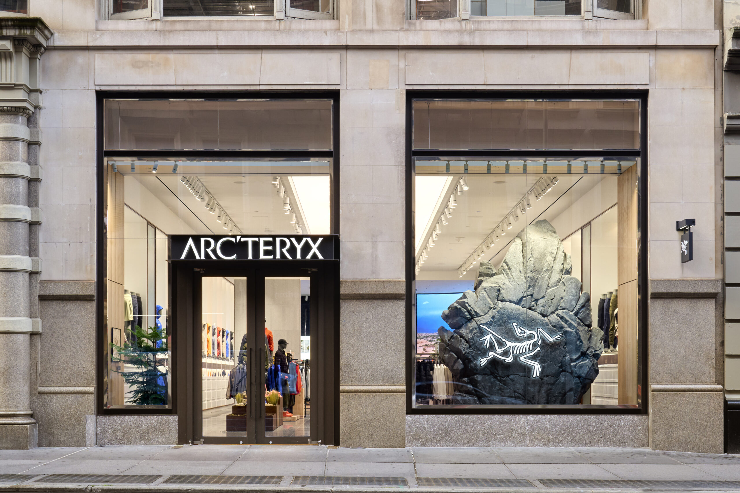 Arc'teryx Exterior Day Shot @jesseliaw