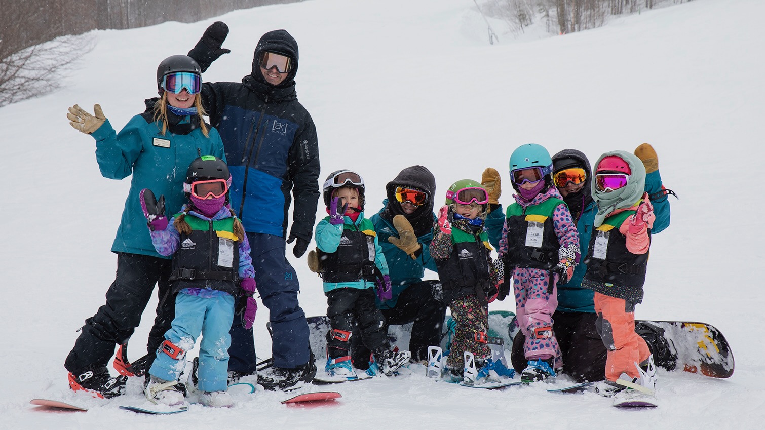 2020 Smuggs Instructors, Boliba & Kids Girl Shred Crew Smuggs 2020 Photo Credit Shem Roose